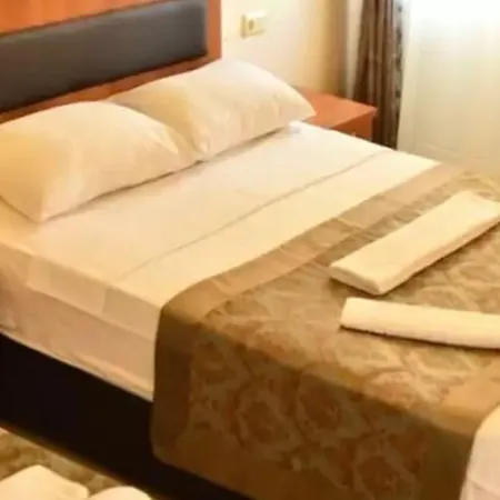 Holiday Line Hotel